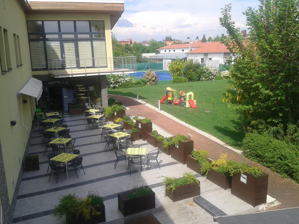 Hotel Predium Verebély Kültér fotó