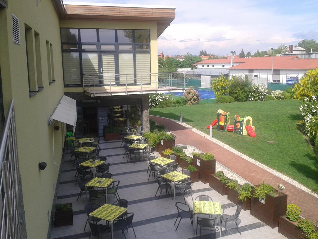 Hotel Predium Verebély Kültér fotó