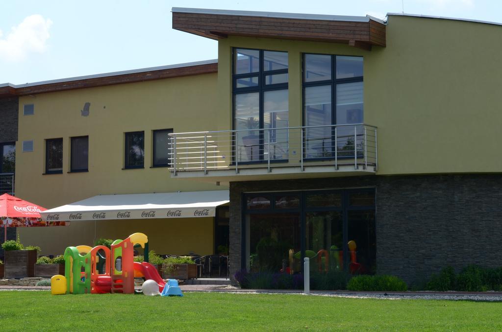 Hotel Predium Verebély Kültér fotó